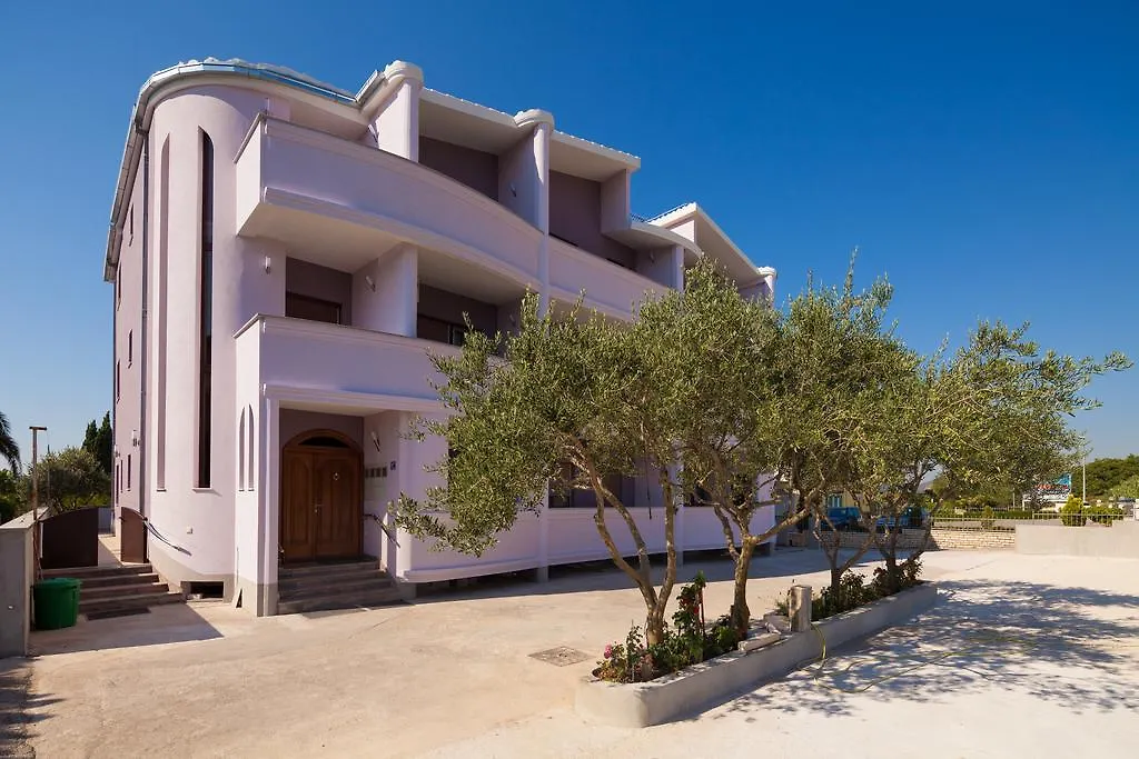 Apartments Mara Каштела 0*,