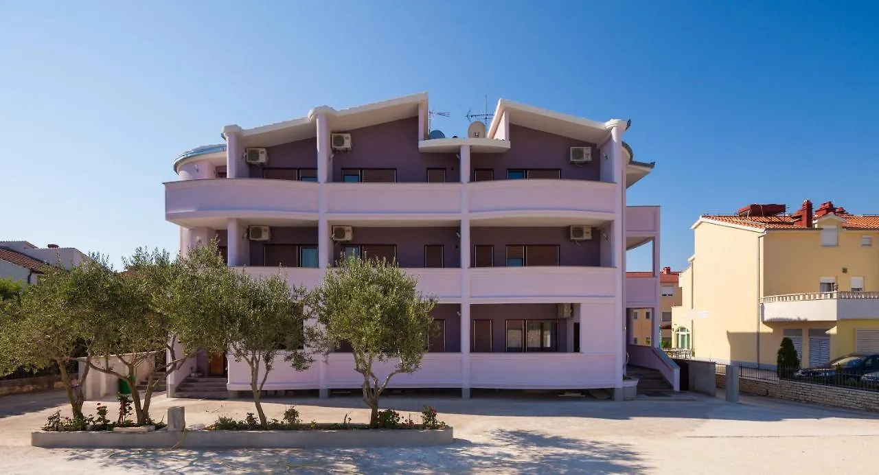 Apartments Mara Каштела